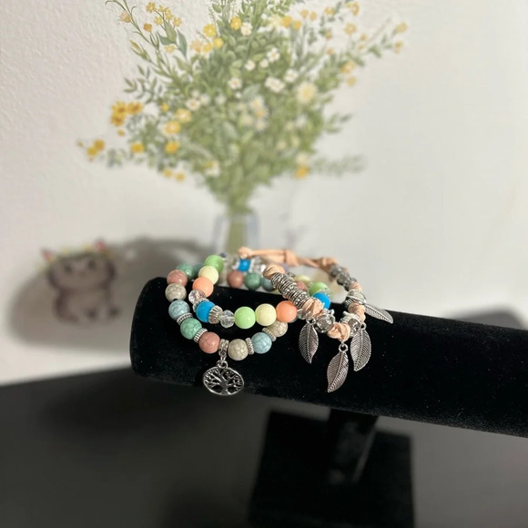 Pastel colorful beaded stretch stacking bracelets, set of 3 - Picture 3 of 5
